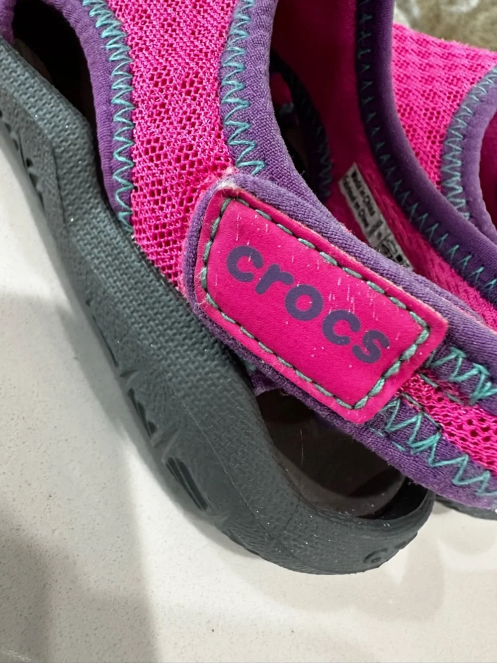 Crocs Kids Swiftwater Water Friendly Shoe Sandal Sling Back Slip On Magenta Sz 9